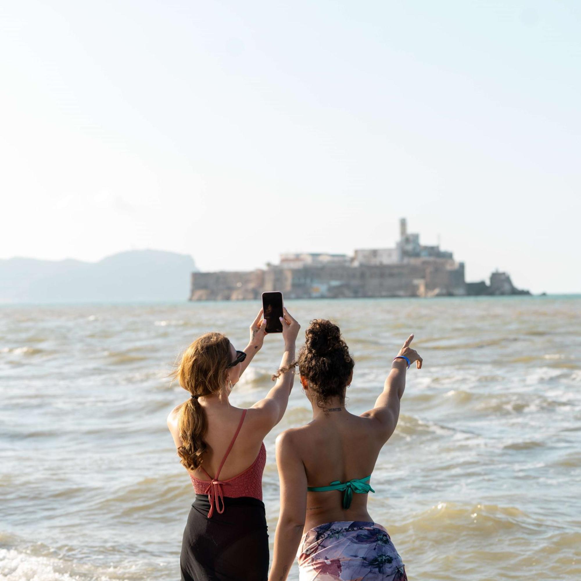 منتجع راديسون بلو الحسيمة المظهر الخارجي الصورة Tourism in Croatia