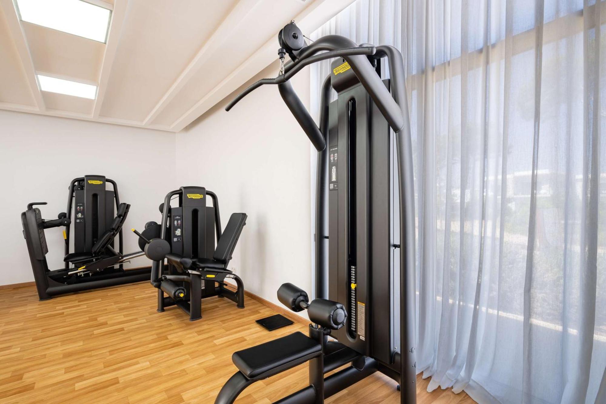 منتجع راديسون بلو الحسيمة المظهر الخارجي الصورة A Technogym selection