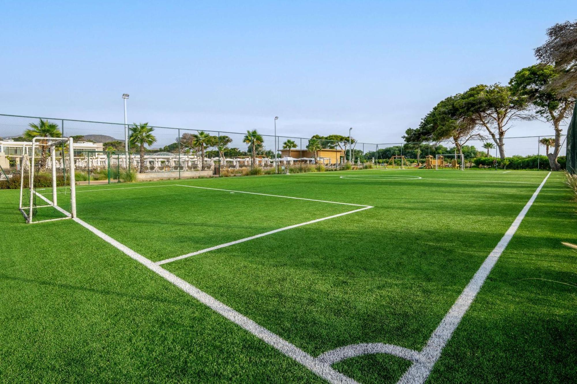 منتجع راديسون بلو الحسيمة المظهر الخارجي الصورة The training ground