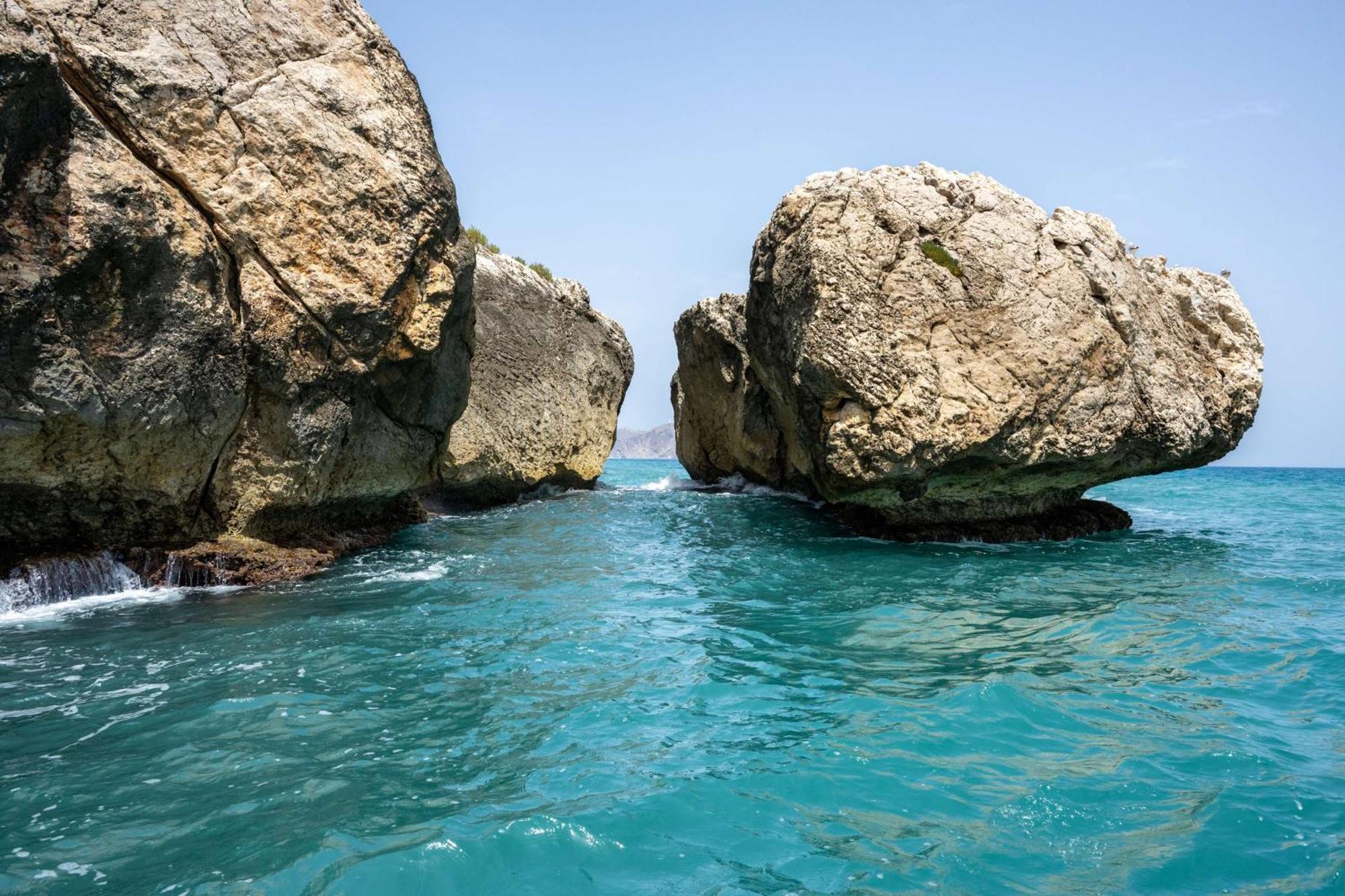 منتجع راديسون بلو الحسيمة المظهر الخارجي الصورة Rock formations