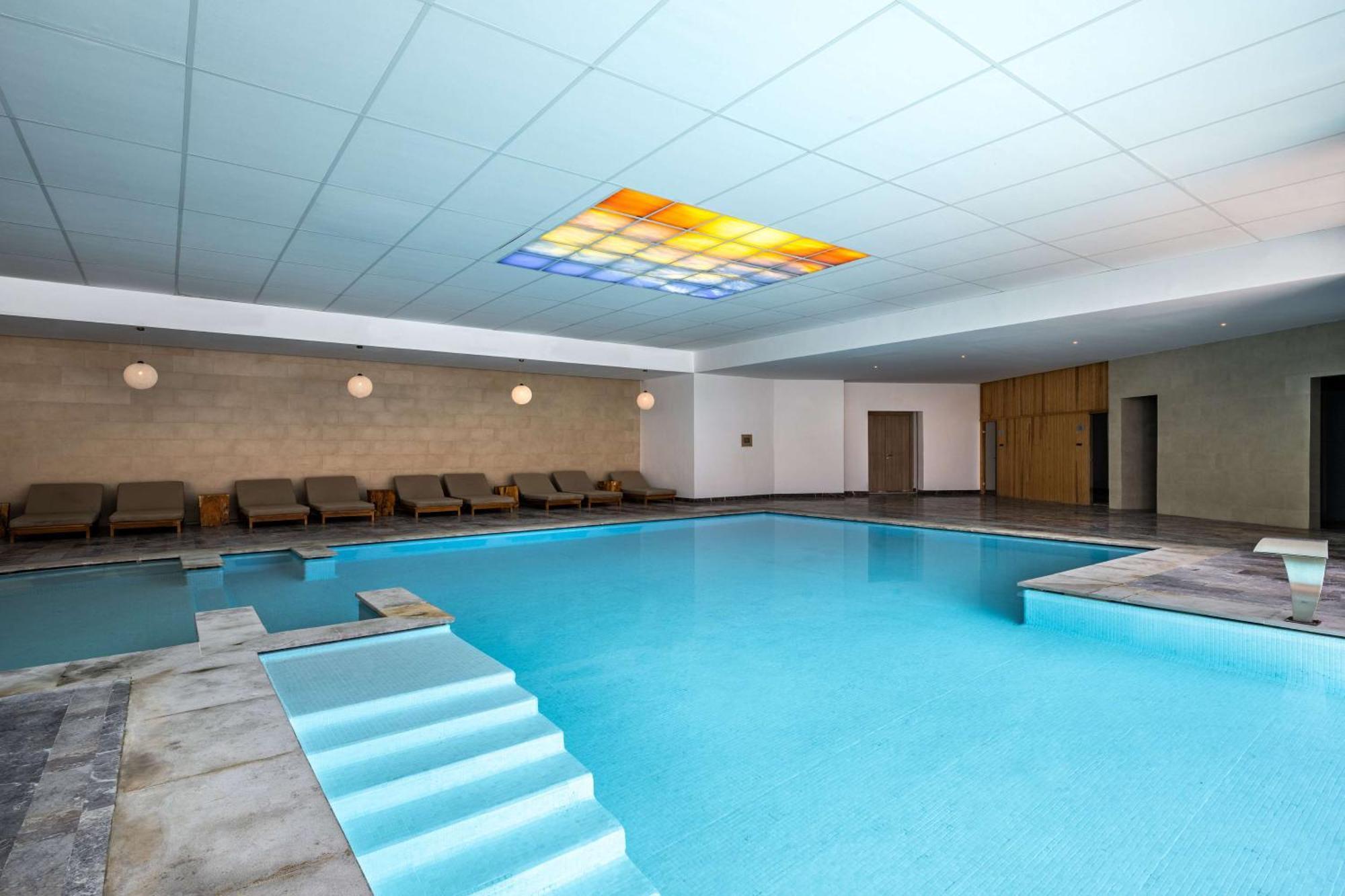 منتجع راديسون بلو الحسيمة المظهر الخارجي الصورة The swimming pool