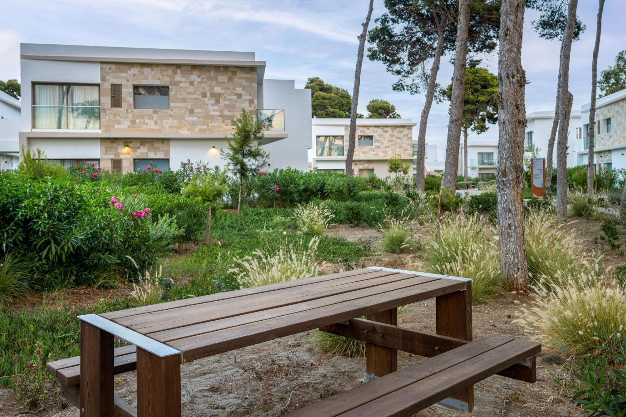 منتجع راديسون بلو الحسيمة المظهر الخارجي الصورة The campus of the University of Lleida