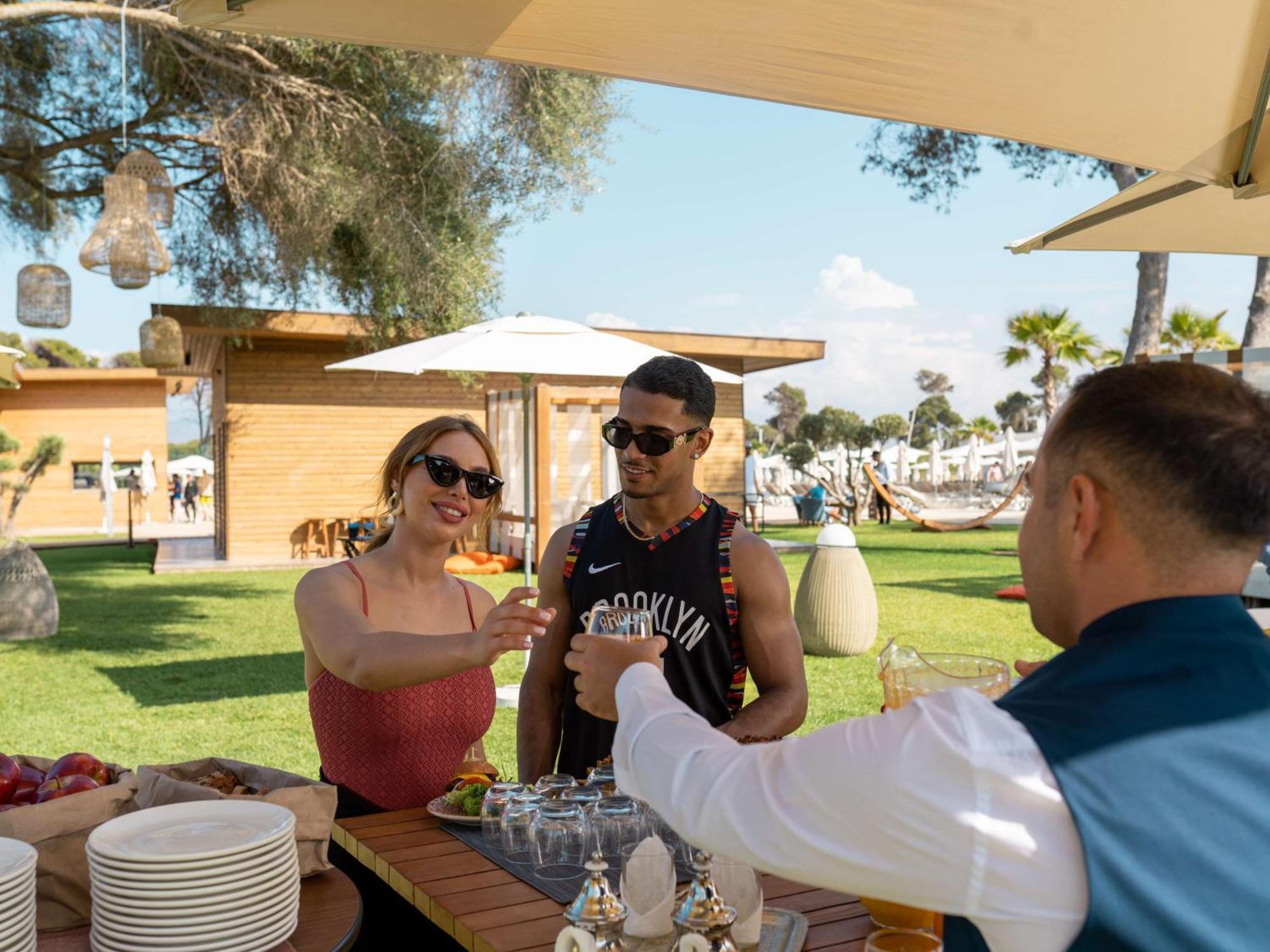 منتجع راديسون بلو الحسيمة المظهر الخارجي الصورة The Beach Club at the Four Seasons Resort Palm Beach