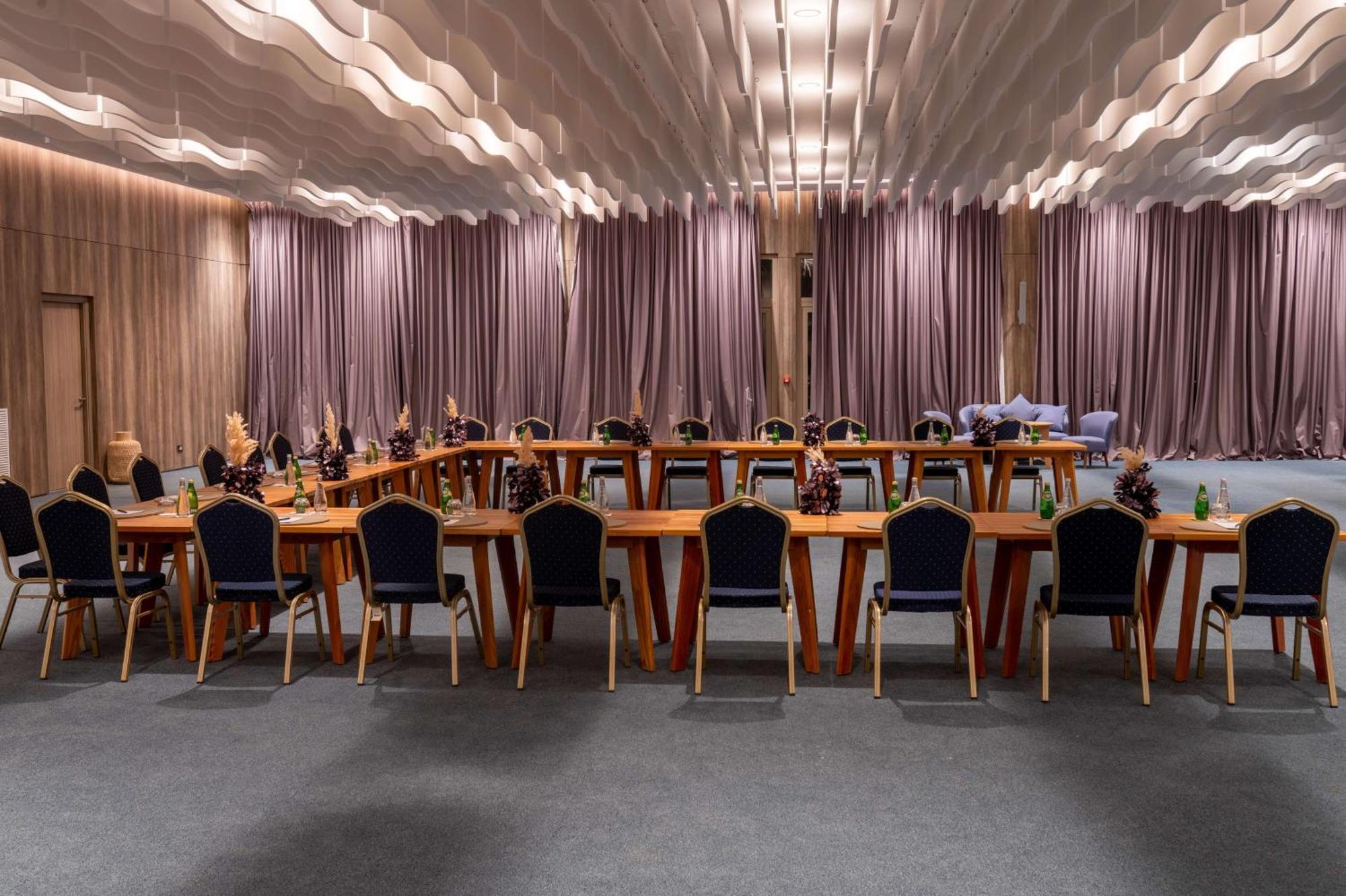 منتجع راديسون بلو الحسيمة المظهر الخارجي الصورة The conference room
