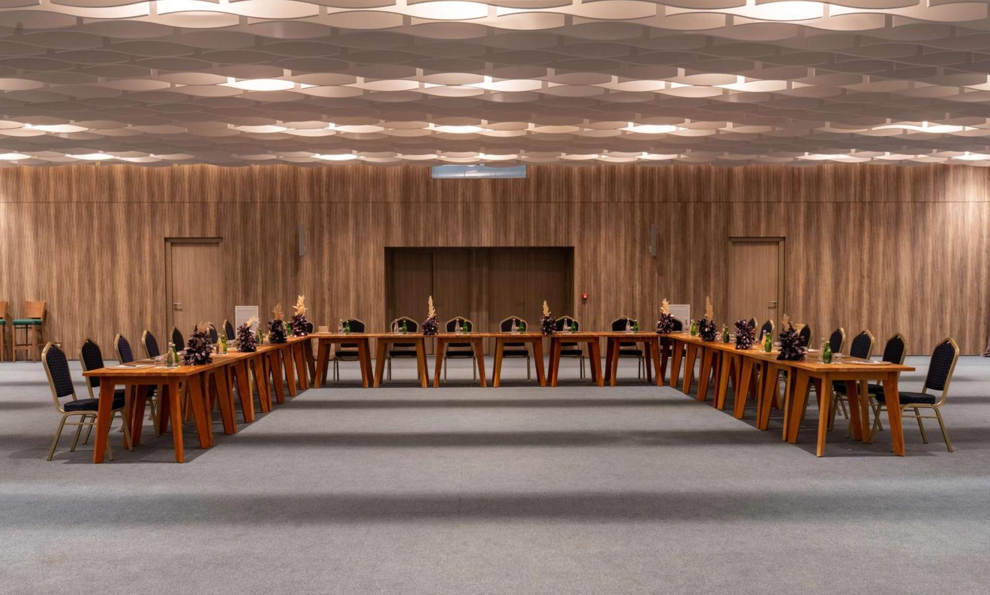 منتجع راديسون بلو الحسيمة المظهر الخارجي الصورة The conference room of the Federal Council